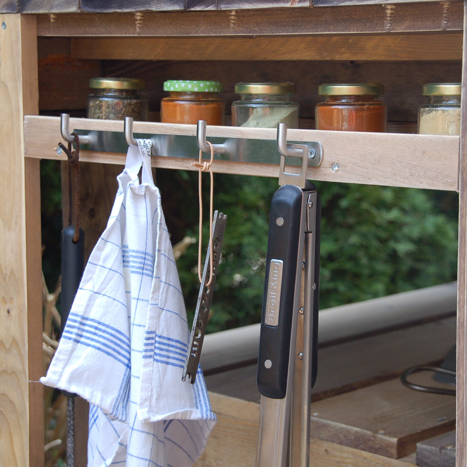 260093-Grilltisch-aus-Paletten-Palettenmobel-Outdoorkuche-14 Grilltisch-aus-Paletten-Palettenmöbel-Outdoorküche